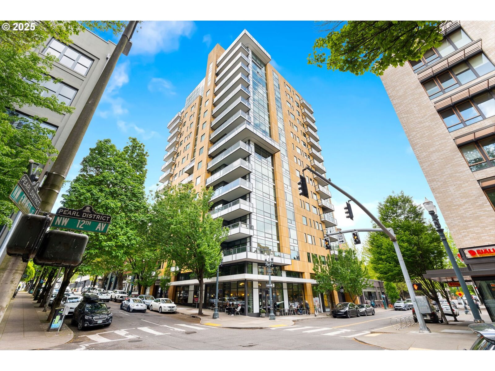 Property Photo: 311 NW 12th Ave 603 OR 97209
