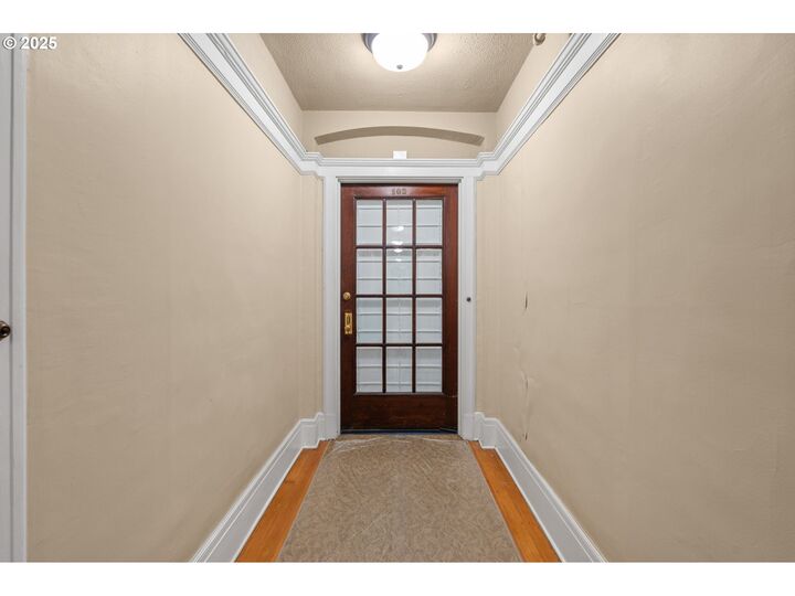 Property Photo: 410 NW 18th Ave 103 OR 97209