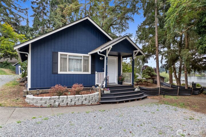 Property Photo:  718  160th Street S  WA 98387 