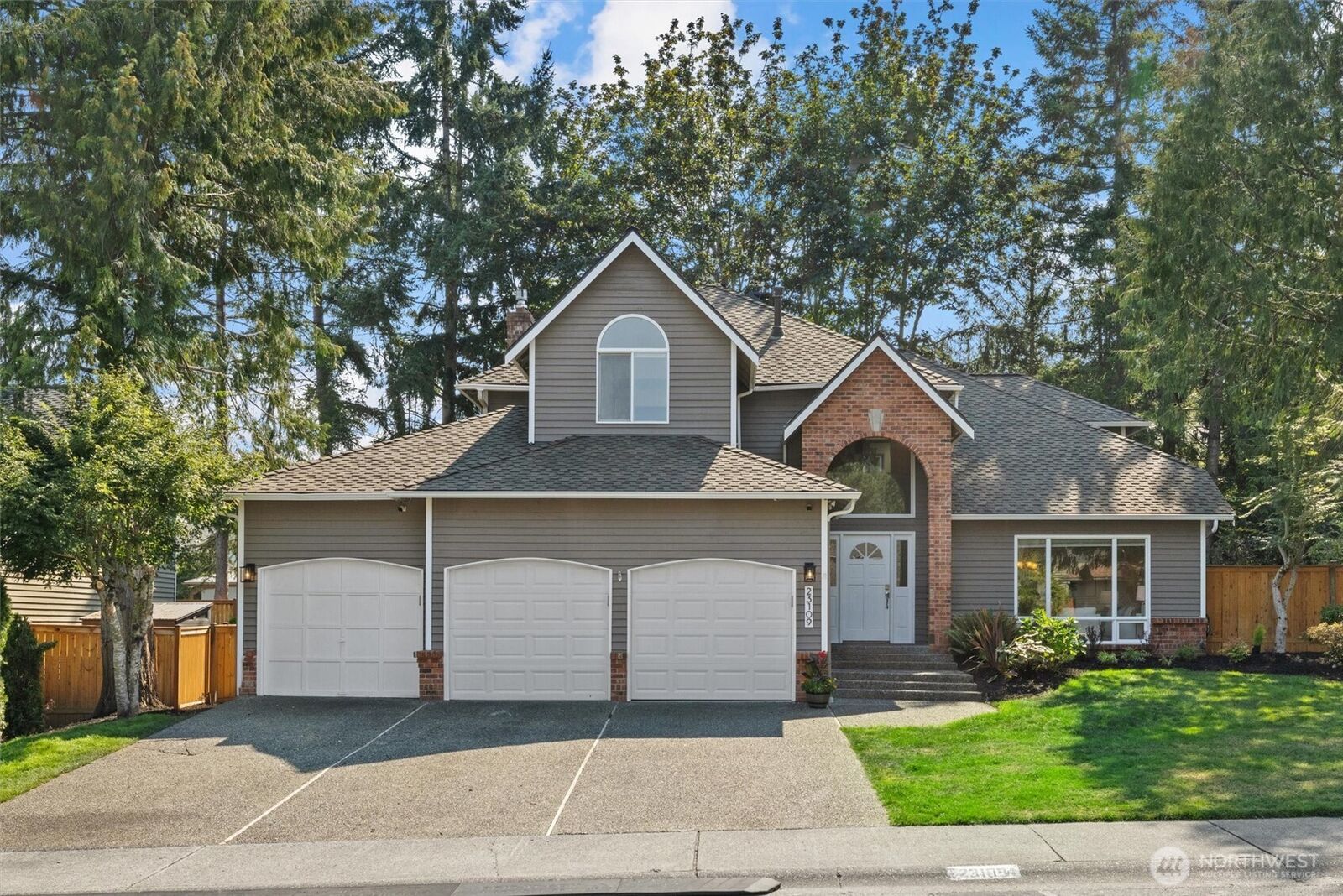Property Photo:  23109 NE 18th Place  WA 98074 