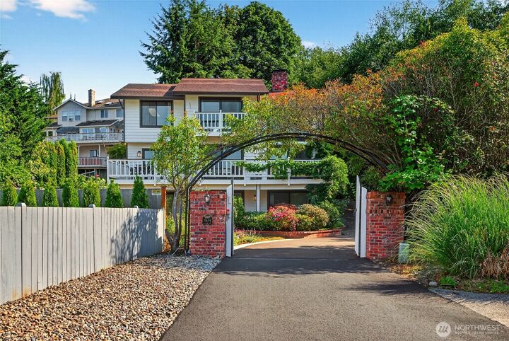 Property Photo: 3624 Upland Avenue WA 98203