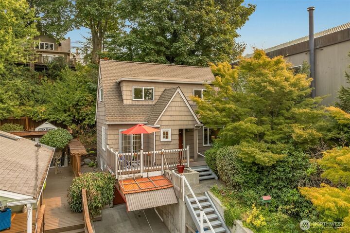 Property Photo: 2524 12th Avenue W WA 98119
