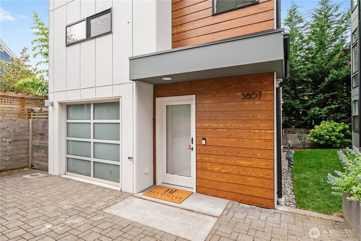 3807  Ashworth Avenue N  Seattle WA 98103 photo