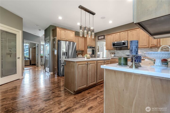 Property Photo: 6803 77th Street Ct E WA 98371