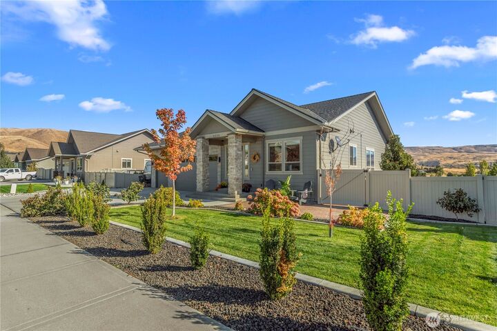 Property Photo:  3525  Dianna Way  WA 98801 