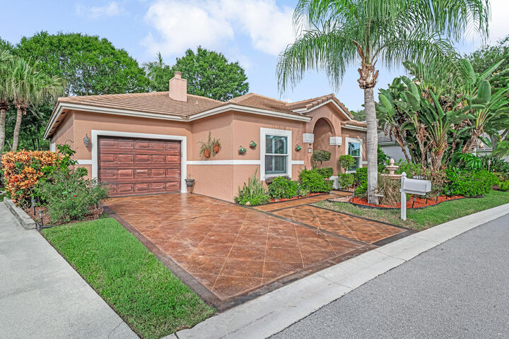 Property Photo: 136 Caribe Court FL 33413
