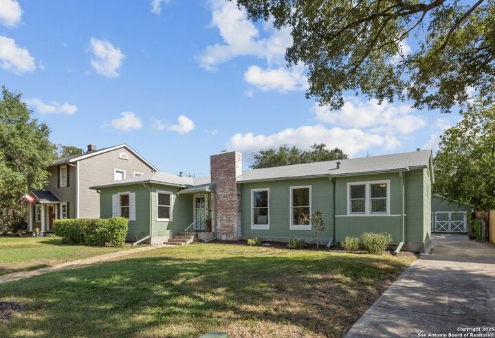 Property Photo: 224 Thorain TX 78212