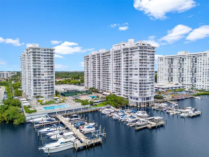 18071 Biscayne Blvd Ph03 &Amp Ph04  Aventura FL 33160 photo