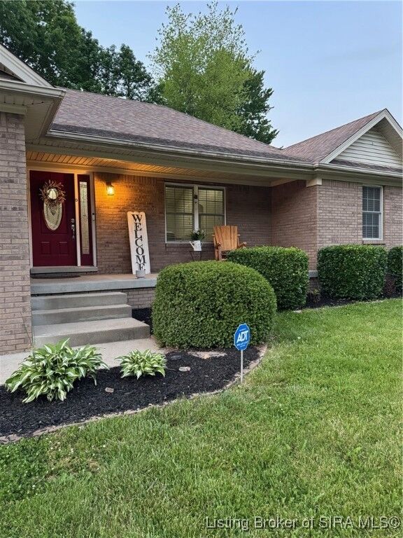 Property Photo: 5522 Village Lane IN 47143