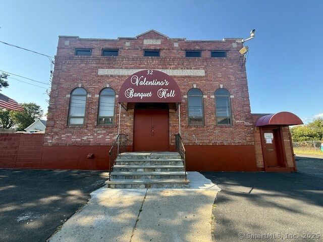 Property Photo:  32 Beers Street  CT 06606 