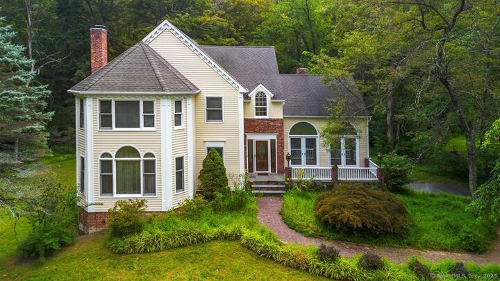 5 Hidden Brook Drive  Brookfield CT 06804 photo