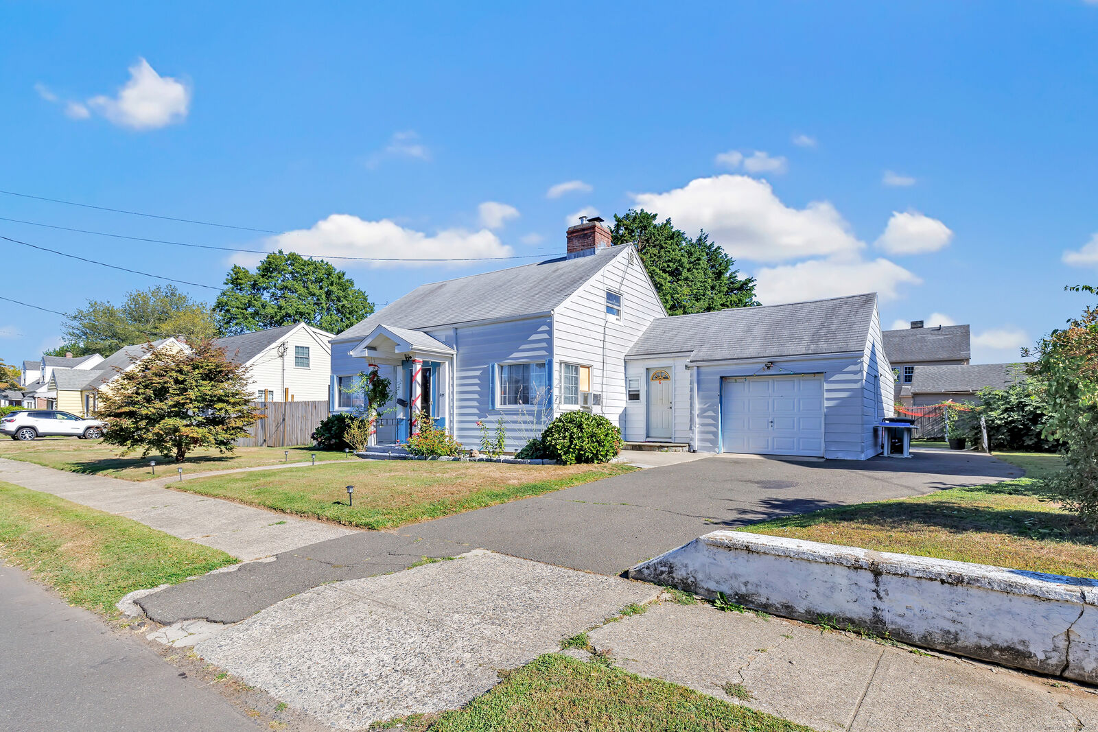 Property Photo:  855 Burnsford Avenue  CT 06606 