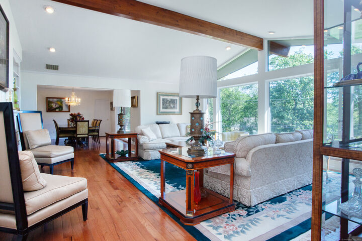 Property Photo:  124 High Ridge Road  CT 06117 