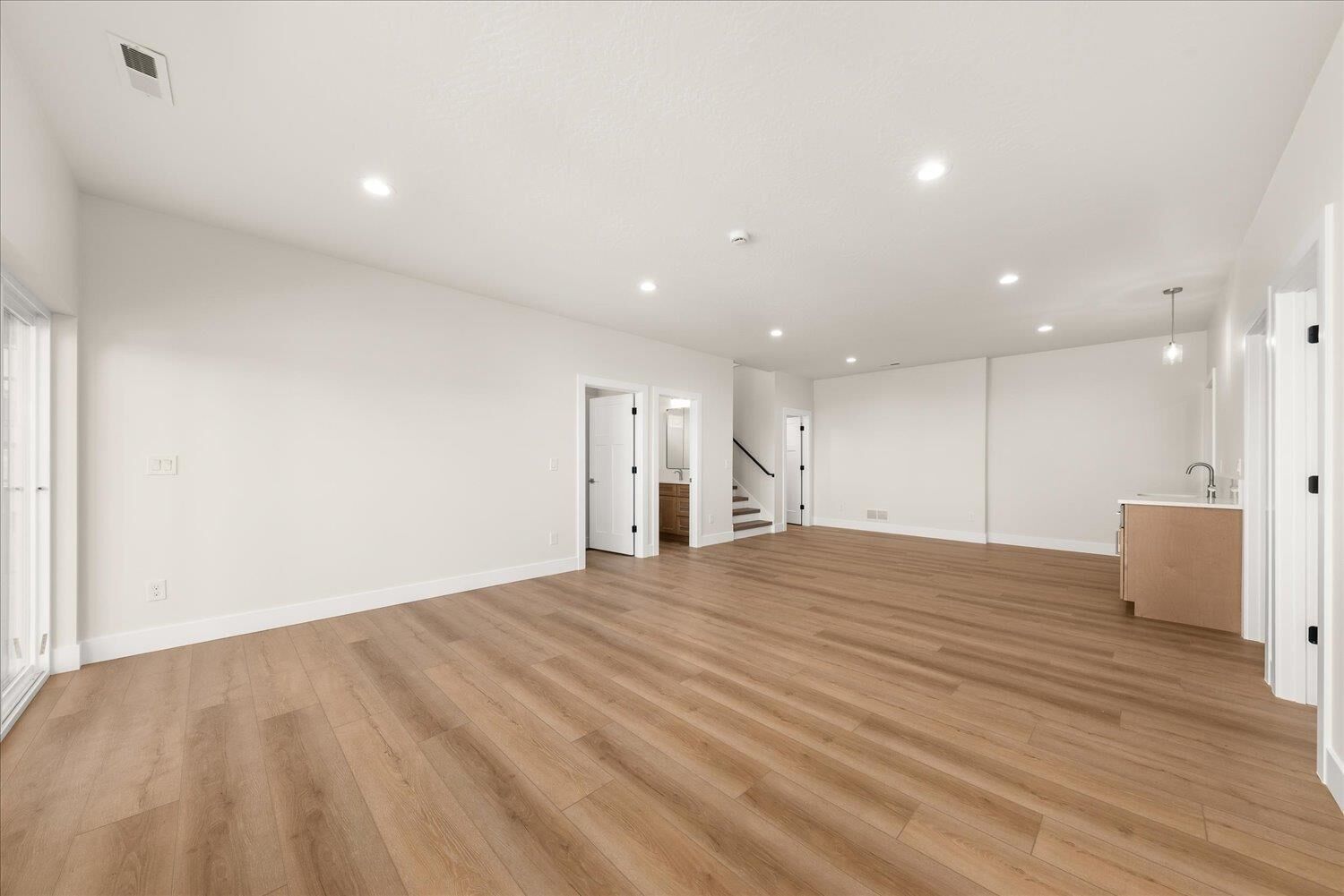 Property Photo: 4229 W Tolliver Ct WA 99208