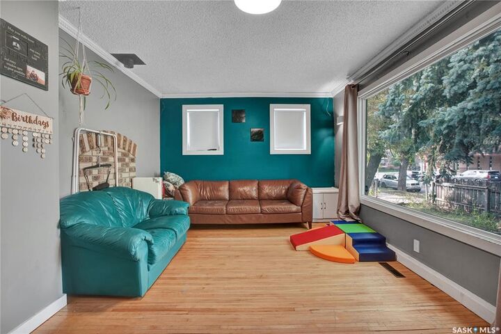 Property Photo: 226 N Avenue S SK S7M 2M9