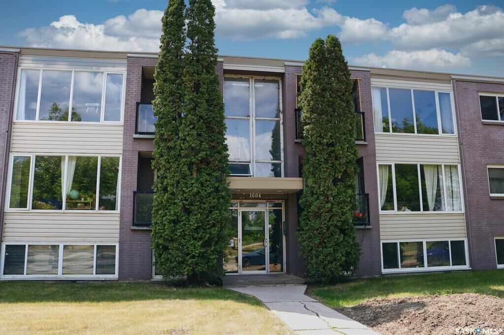 Property Photo: 1604 Main Street 3 SK S7H 0L7