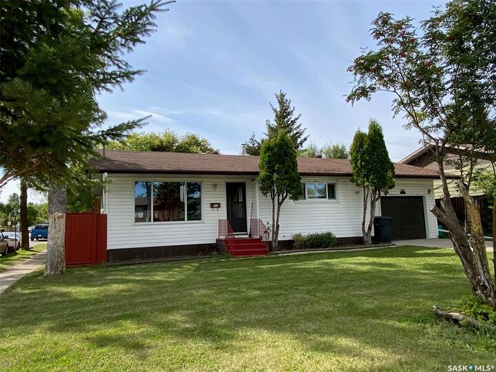 Property Photo: 270 Sixth Avenue N SK S3N 0Y7