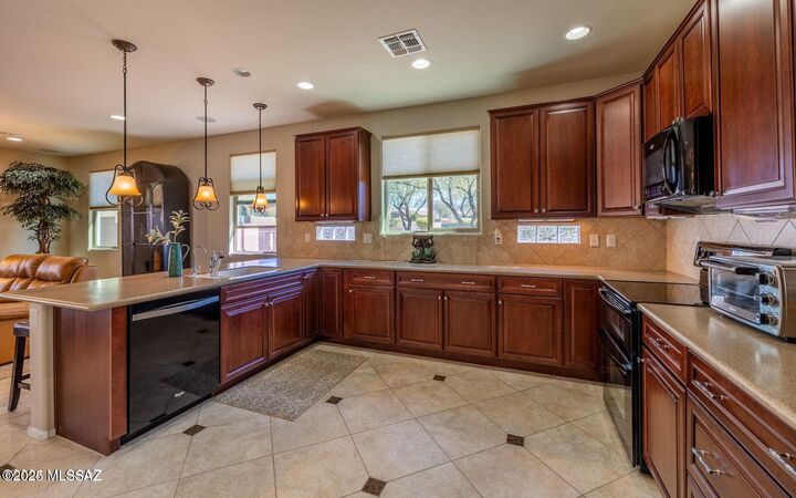 Property Photo: 13845 E Poelstra Street AZ 85641