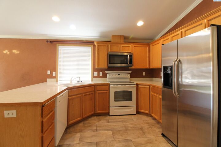 Property Photo: 4414 Kubota Lane WA 99301