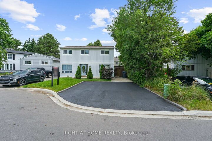 Property Photo: 23 Huntingwood Crescent ON L6S 1S5
