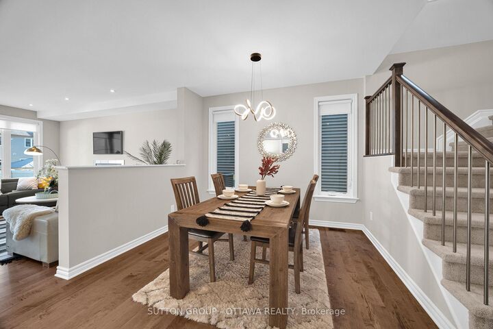 Photo de la propriété: 412 Odessa Way ON K2J 5X7