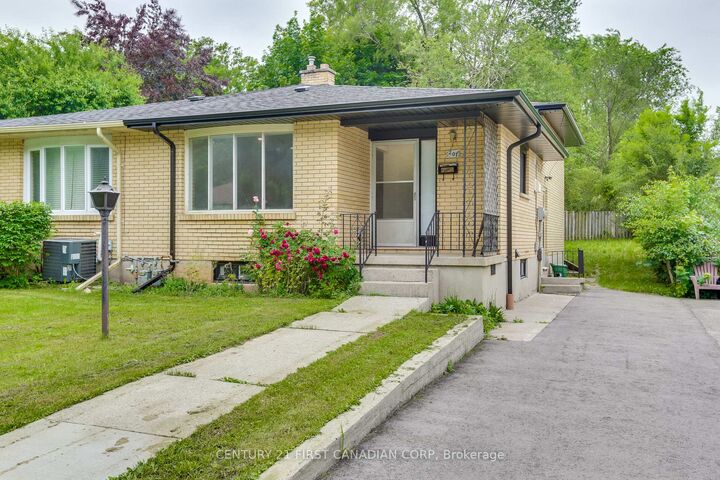 Property Photo: 207 Cairn Street ON N5Z 3W6
