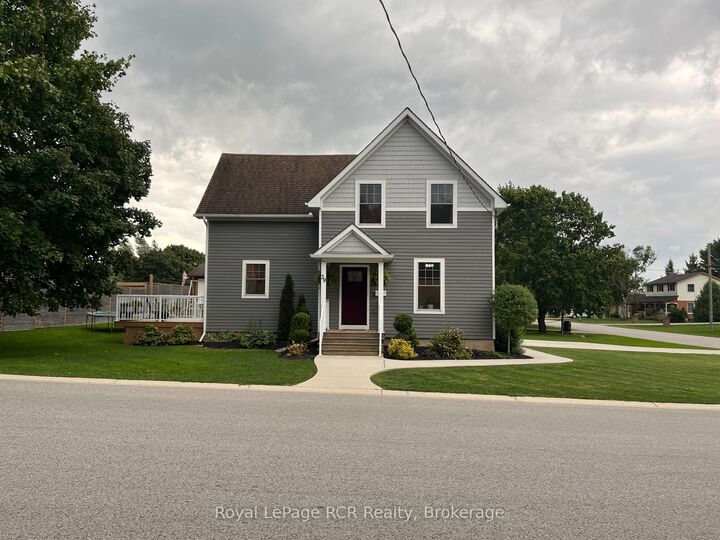 Property Photo:  39 John Street  ON N0H 2N0 