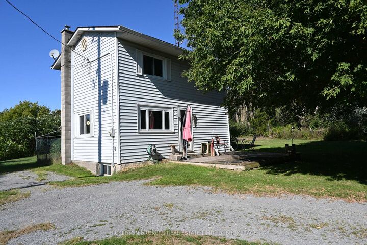 Property Photo:  85 Pykeview Drive N  ON K7G 2V3 
