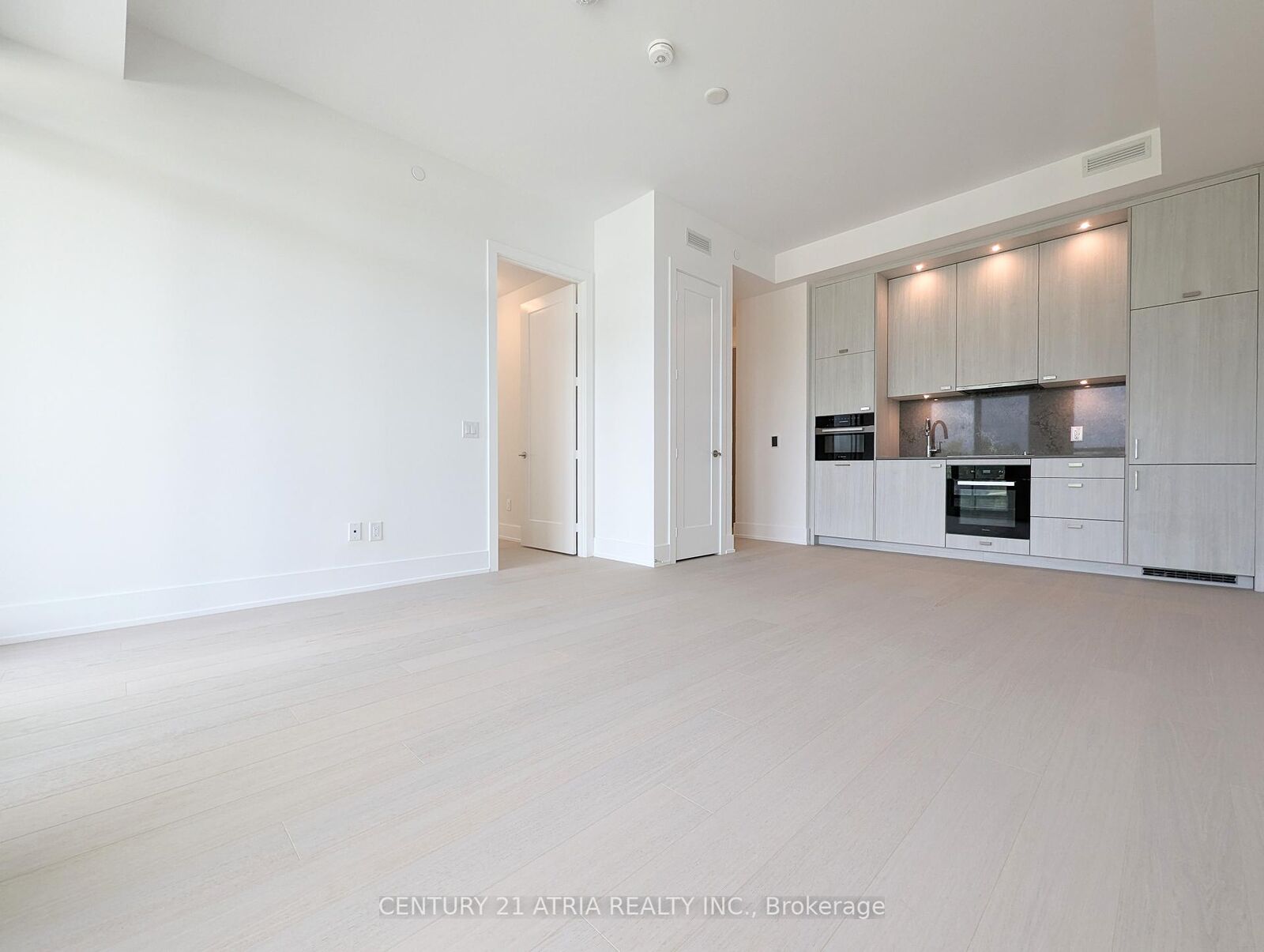 Property Photo:  397 Royal Orchard Boulevard 323  ON L3T 0H3 