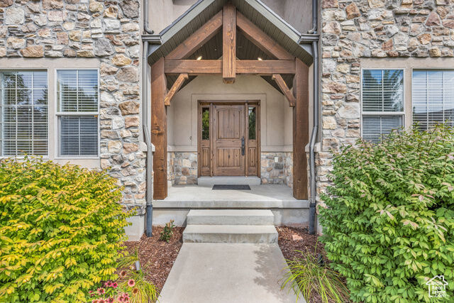 Property Photo: 923 Ledgestone Ln UT 84032