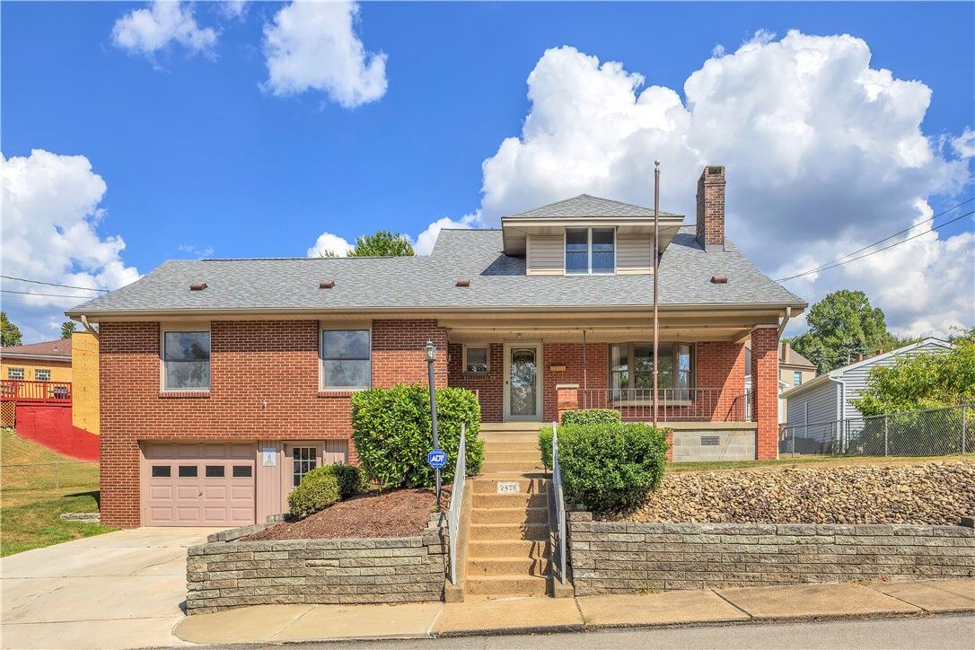 Property Photo: 2426 Cronemeyer Ave PA 15212