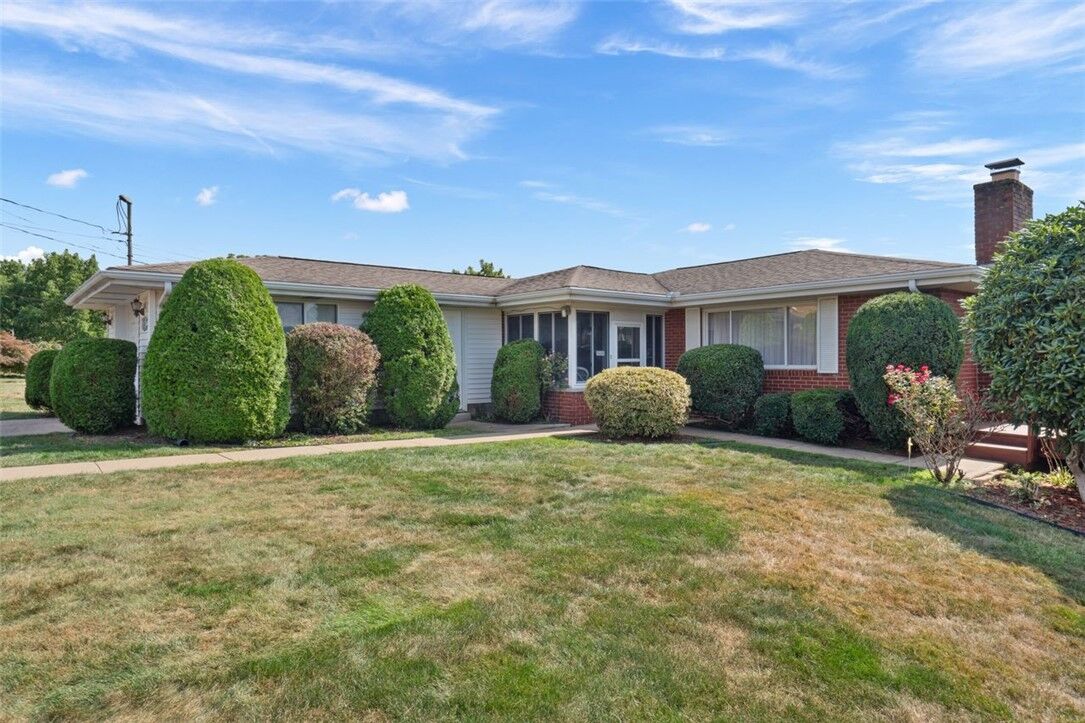 Property Photo:  2023 Sylvan Ave  PA 15650 