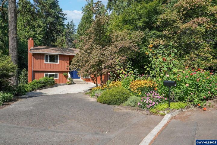 Property Photo: 3908 SE Arbor Ct OR 97123