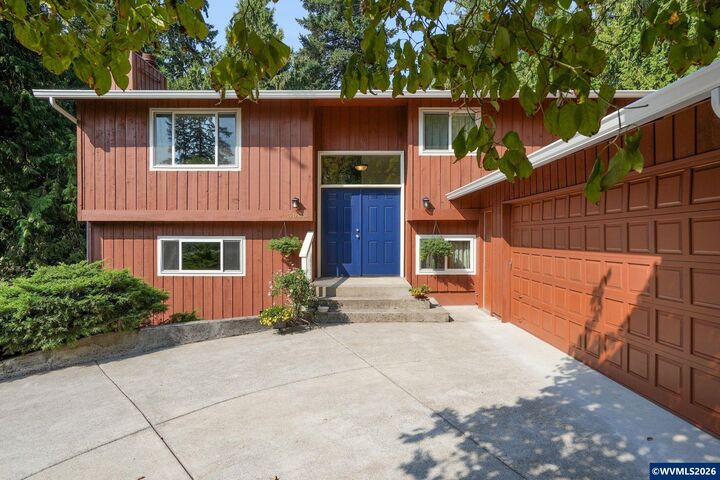 Property Photo:  3908 SE Arbor Ct  OR 97123 