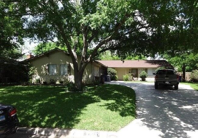 Property Photo: 2102 Pompton Drive Aa TX 78757