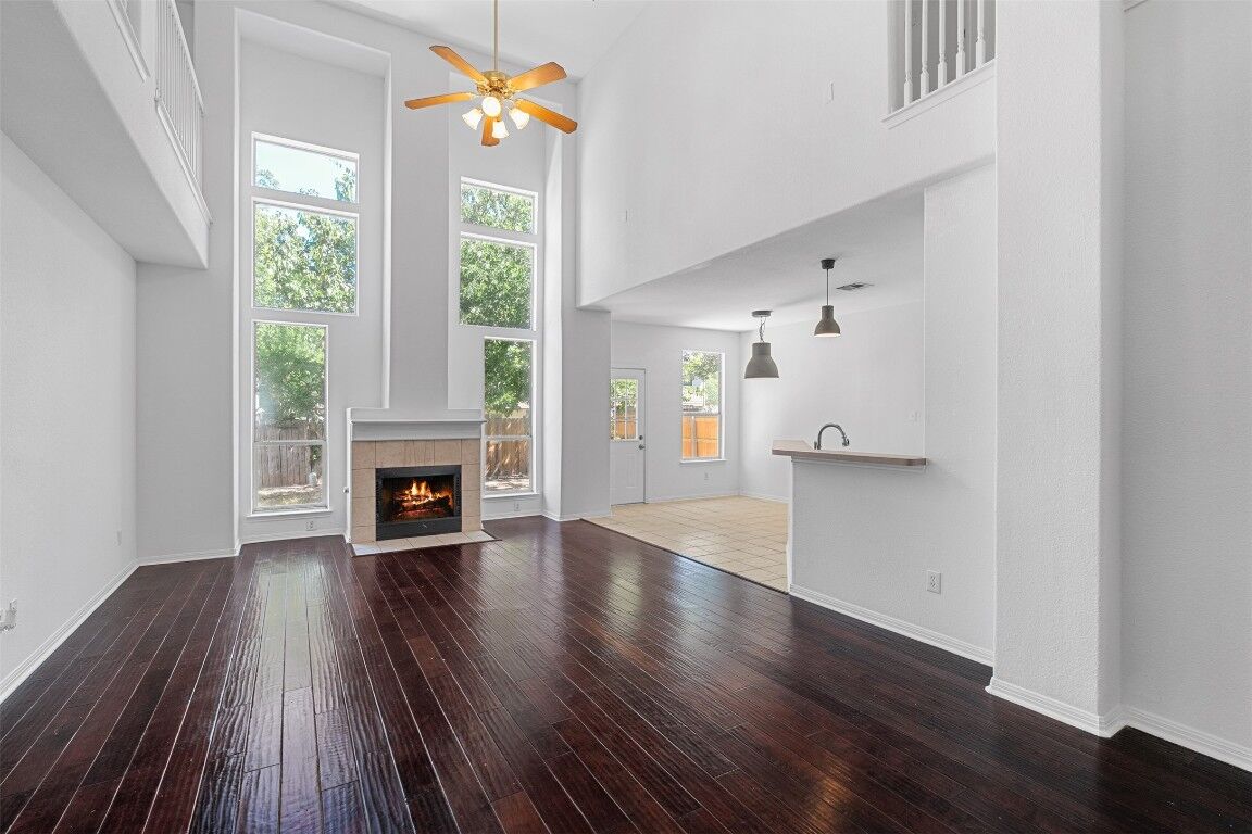 Property Photo: 813 Caribou Ridge Trail TX 78660