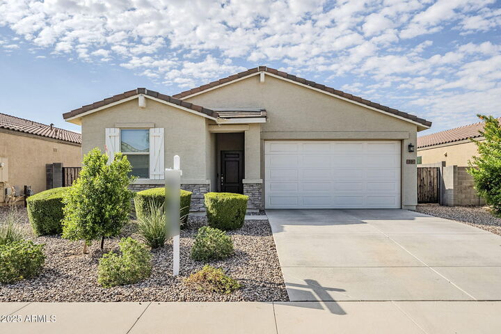 301 W Pelipa Drive  San Tan Valley AZ 85140 photo