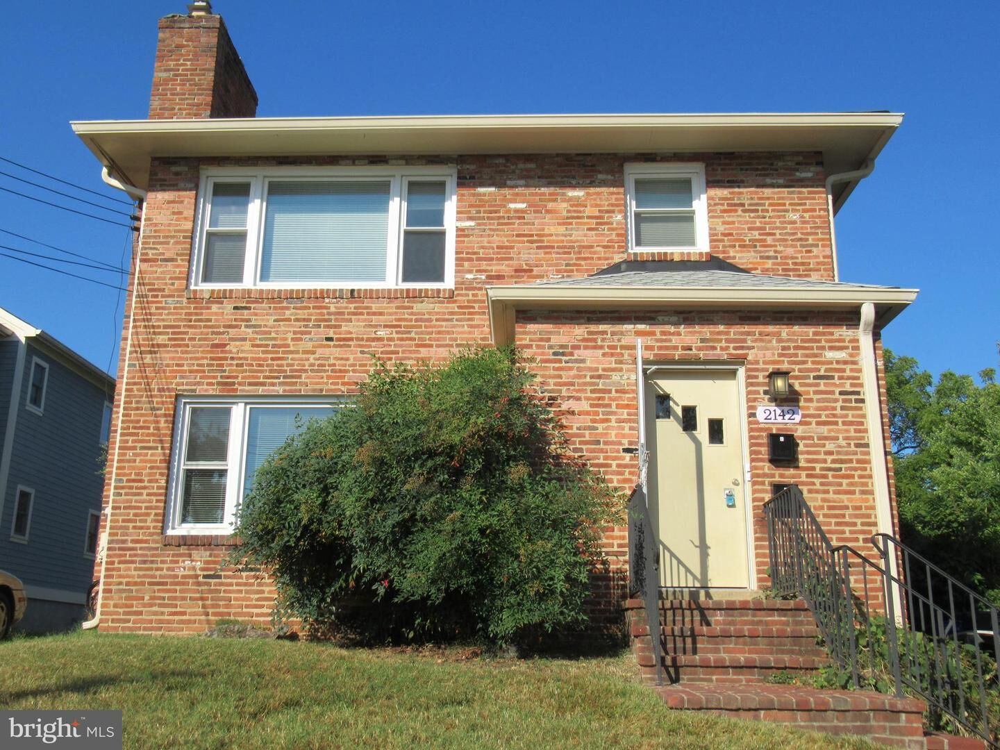 Property Photo: 2142 N Stafford Street 1 VA 22207