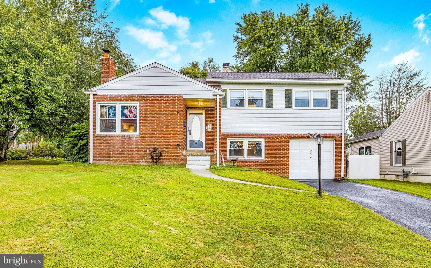 Property Photo:  2270 Saint James Drive  DE 19808 