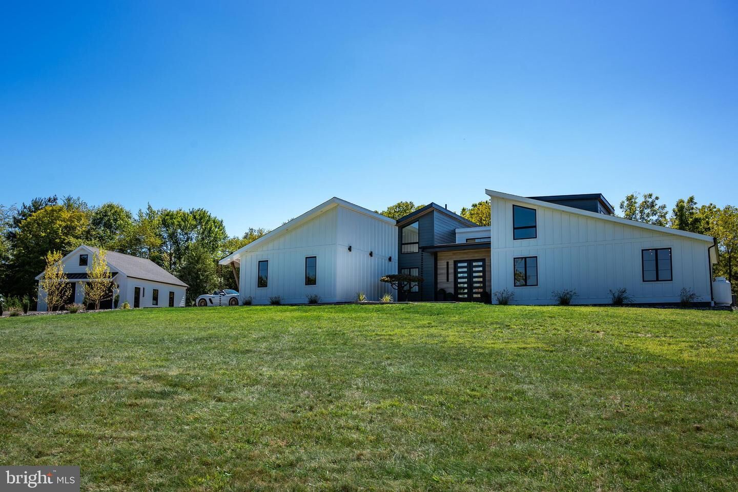 Property Photo: 77 Frankenfield Rd PA 18942