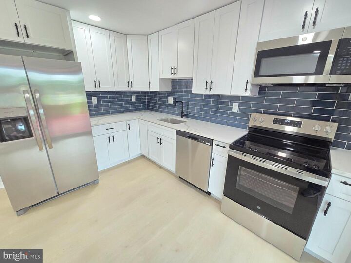 Property Photo:  965 Dalton Avenue  MD 21224 