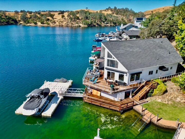 Property Photo:  466 Thomson Lane  CA 95228