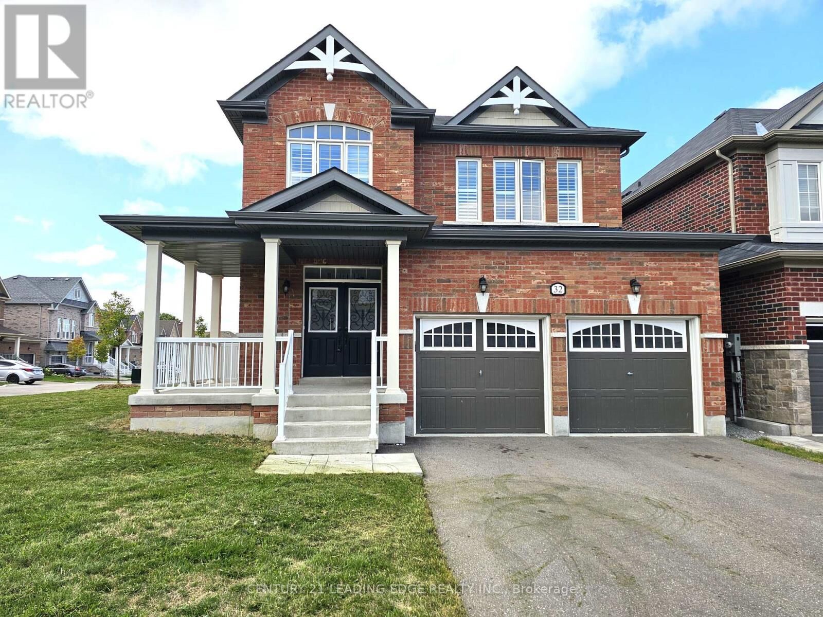 Property Photo:  32 Clear Spring Avenue  ON L4P 0H7 