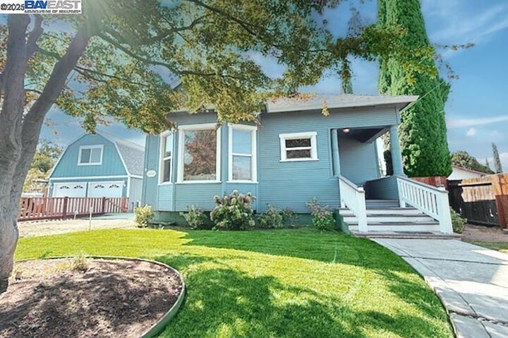 Property Photo:  434 Joseph Rd  CA 95336 
