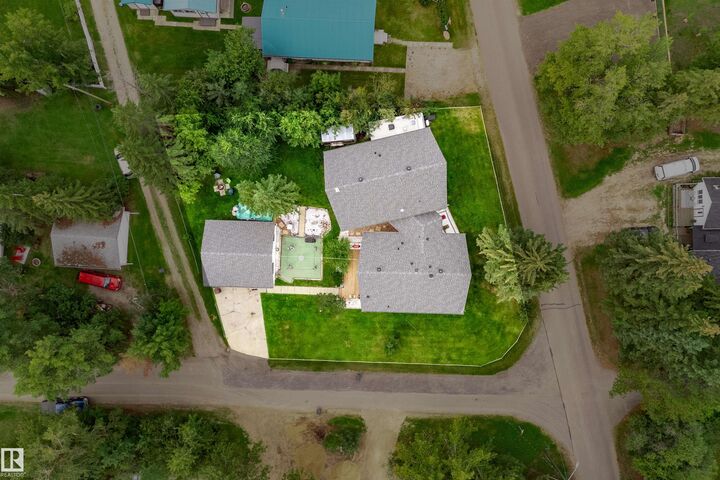 Property Photo:  4704 51 Street  AB T0E 0A0 