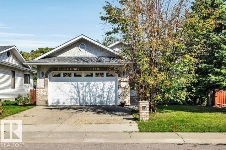 9811 151 Street NW  Edmonton AB T5P 1S9 photo