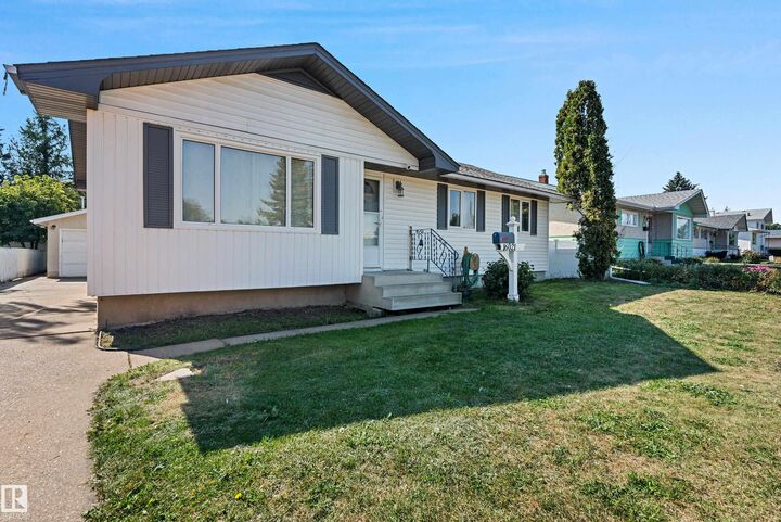 Property Photo: 16021 95 Avenue NW AB T5P 0A8