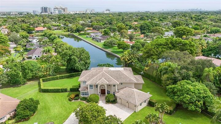 11001 SW 75th Ct  Pinecrest FL 33156 photo