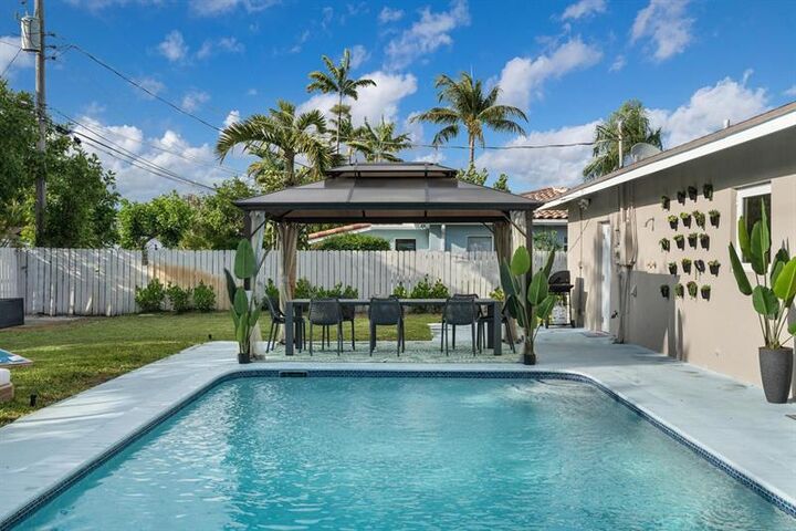 5701 NE 16th Ave  Fort Lauderdale FL 33334 photo