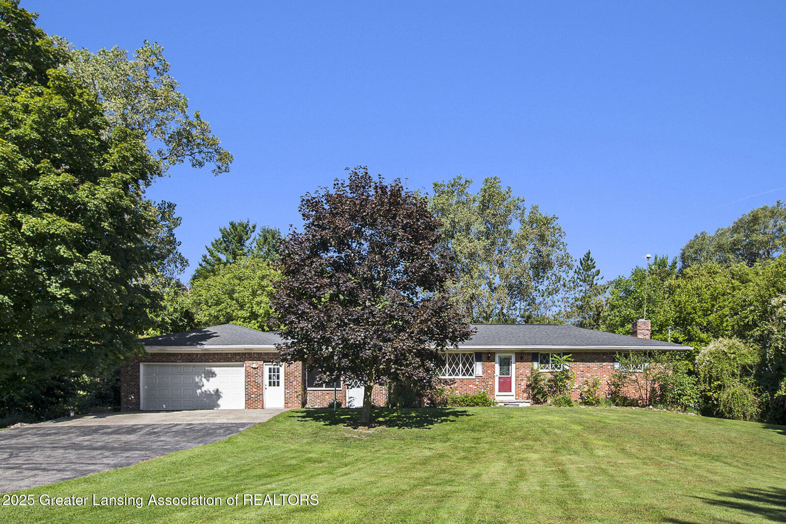 Property Photo: 1822 S Michigan Road MI 48827